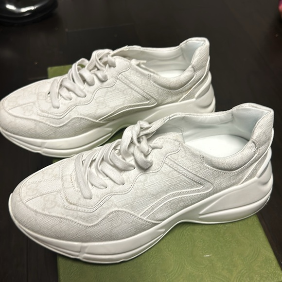 Supreme White Gucci Ryton Sneakers. - Picture 4 of 12
